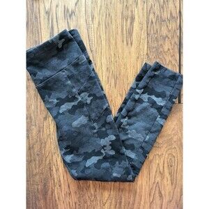 Cabi athletic leggings black and gray camo design with pockets